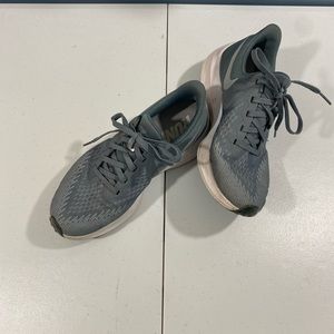 - Nike Zoom womens size 7.5 grey running/Performance shoes. Smoke/ pet fre…